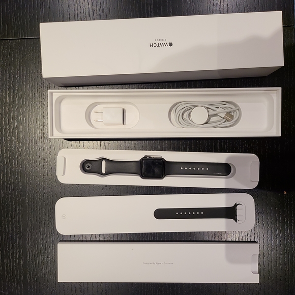 *SOLD* Apple Watch Series 3 - 38mm Great Condition - Picture 1 of 8
